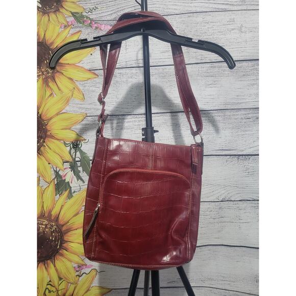 Relic Shoulder or Crossbody Faux Leather Bag Burgandy Red NWOT - Picture 9 of 9